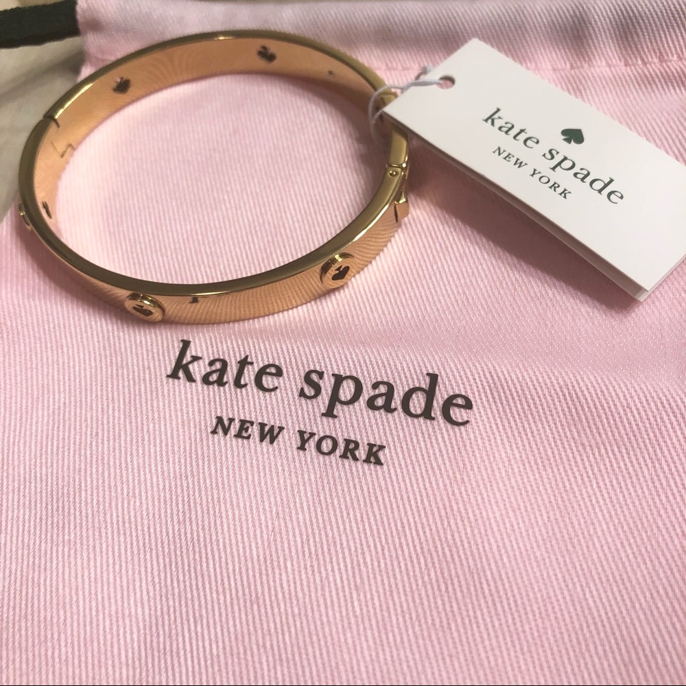 SOLD｜Kate Spade spot the spade studded hinged bangle gold color bracelet